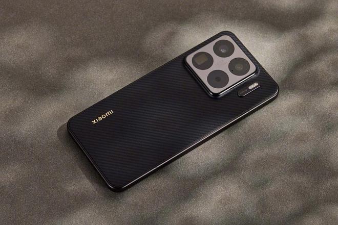 解析：直屏+新芯片+大电池亮点多多！爱游戏ayx网站小米16系列规格全